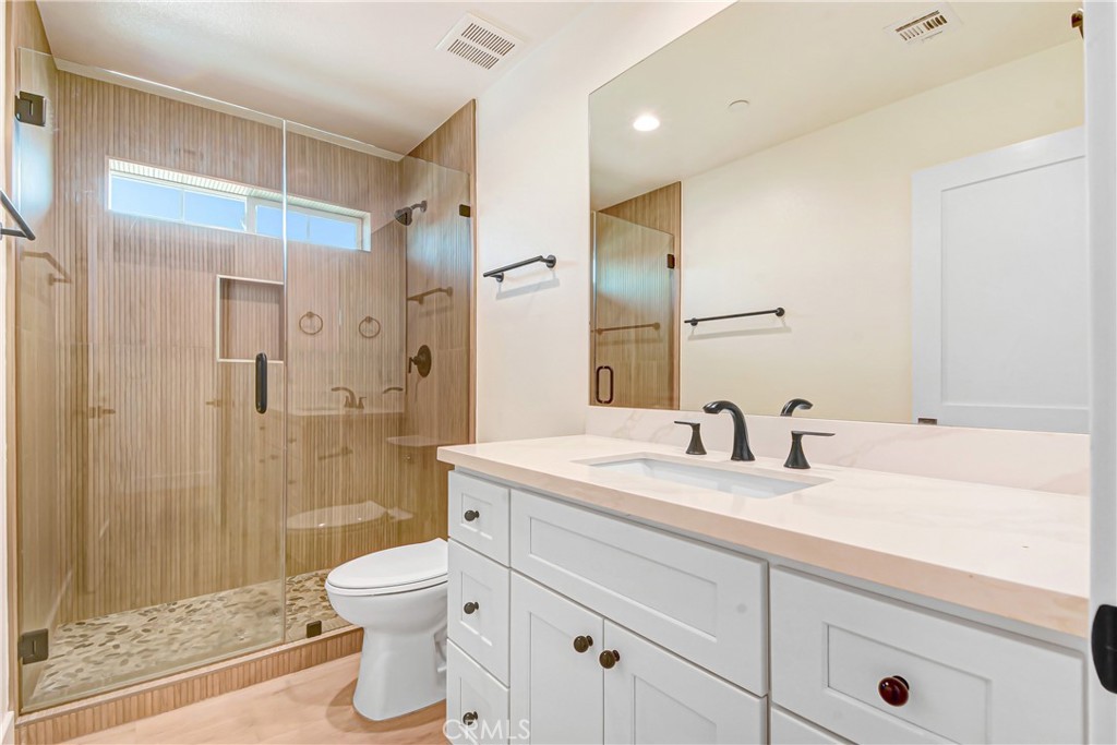 16385 Valencia Avenue 2 Property Photo 7