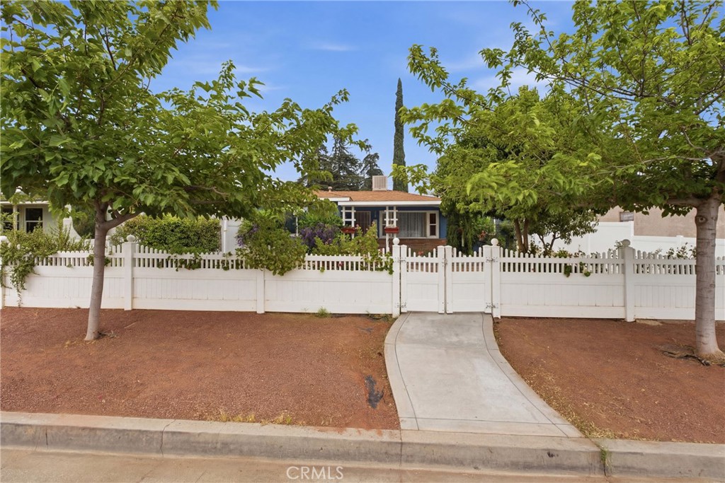 671 W Christie Street Property Photo 25