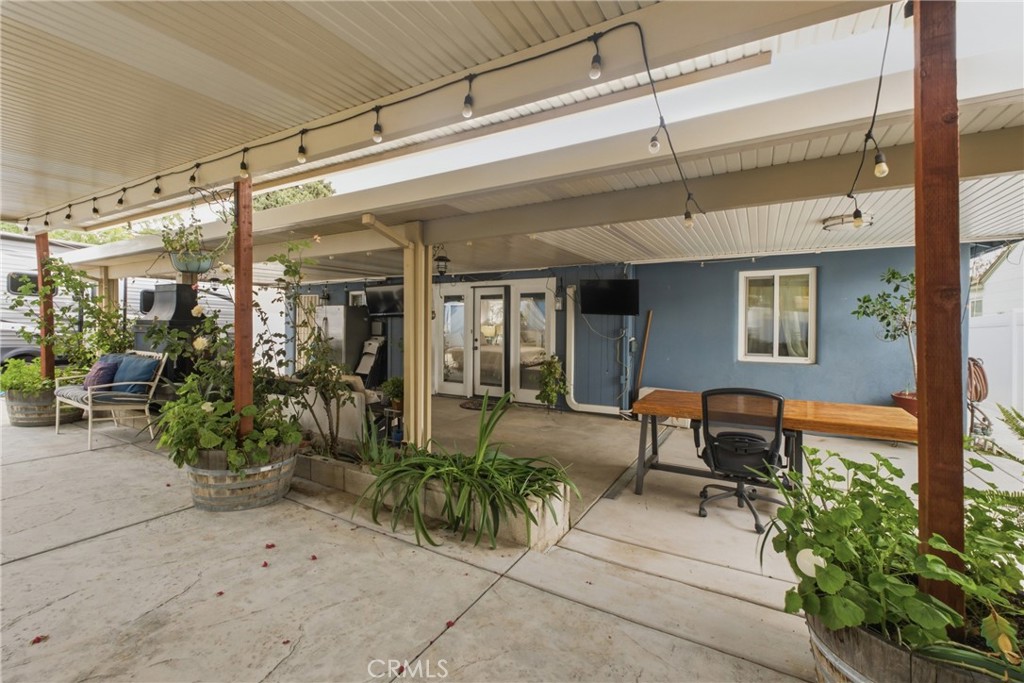671 W Christie Street Property Photo 32