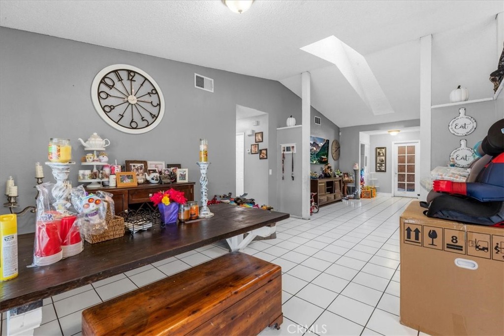 12821 Alona Street Property Photo 5