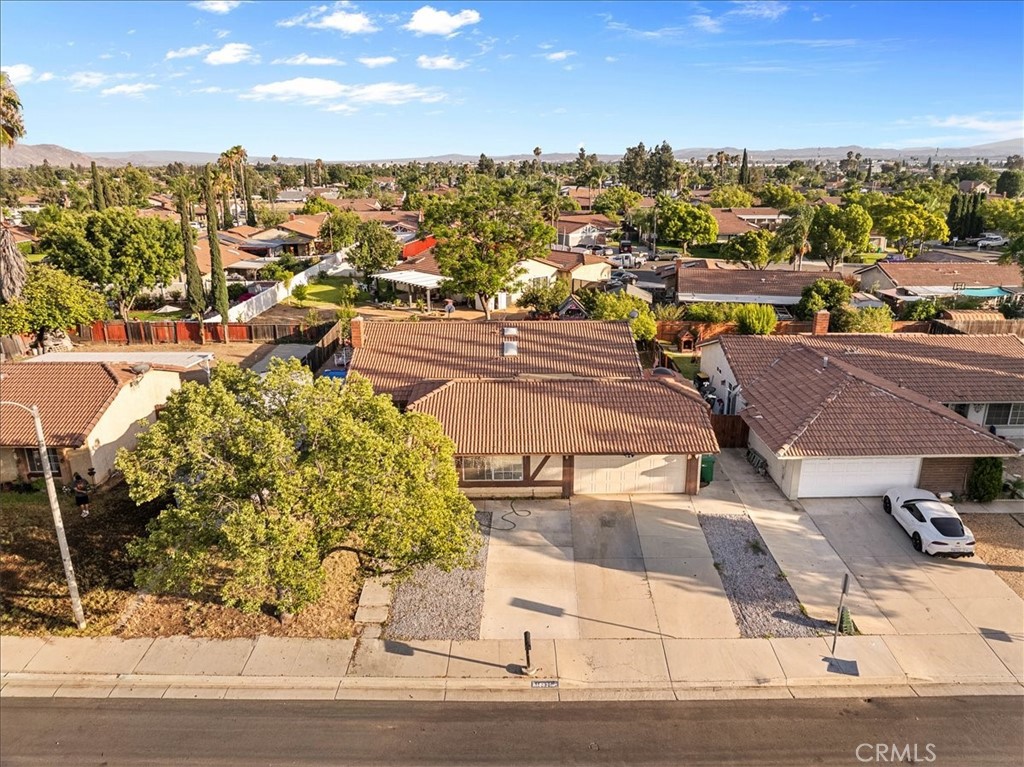 12821 Alona Street Property Photo 28