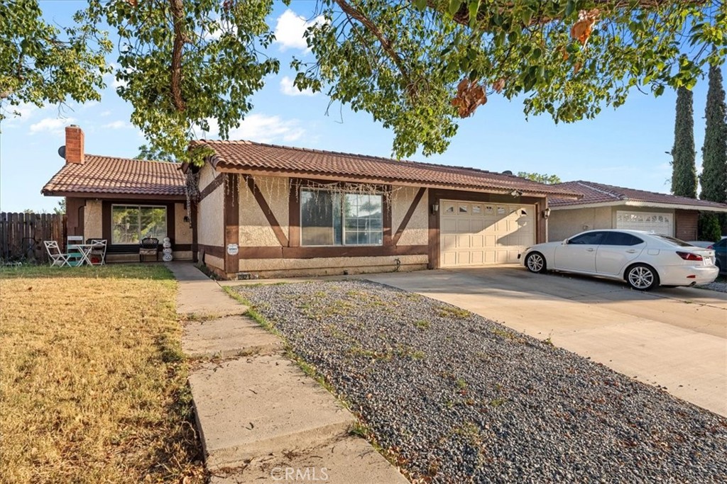 12821 Alona Street Property Photo 34