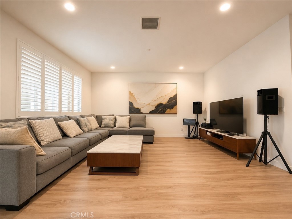 4722 S Cobblestone Property Photo 3