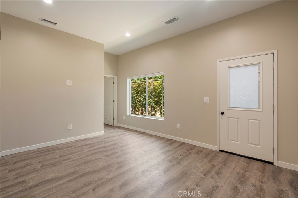 1732 E Ruddock Property Photo 8