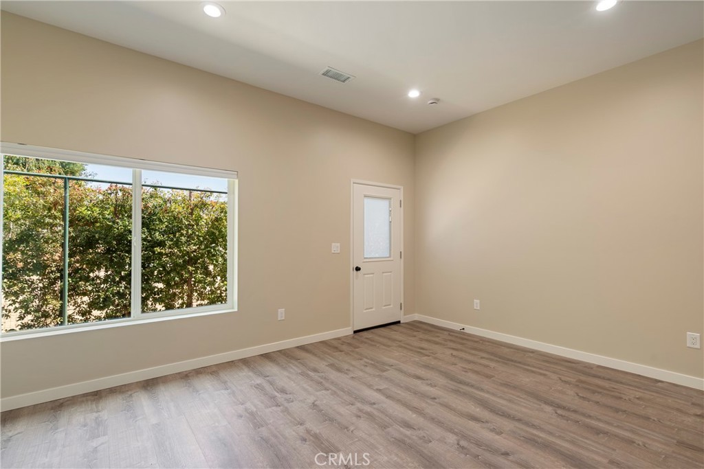 1732 E Ruddock Property Photo 9