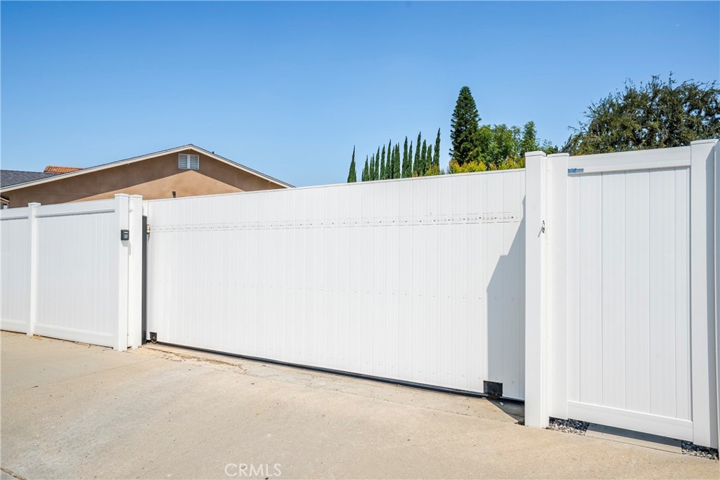 1732 E Ruddock Property Photo 20