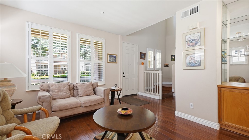 4257 Emerald Property Photo 4