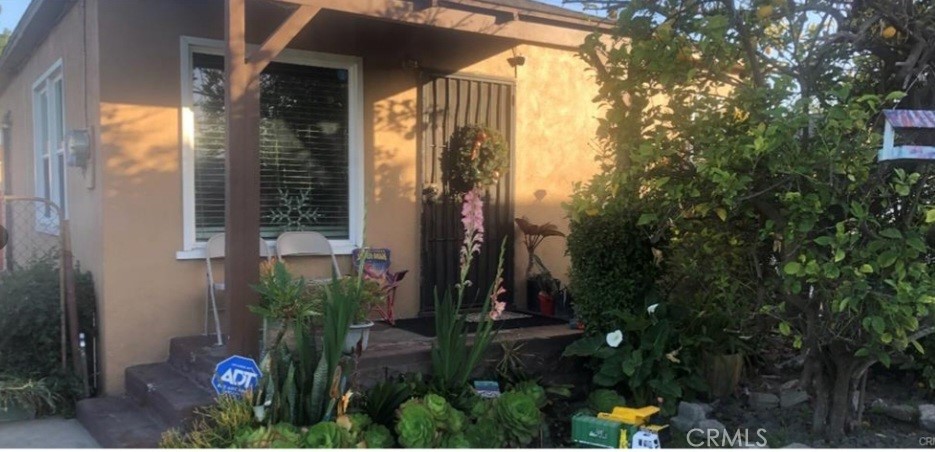 2080 E Stockwell Property Photo 2