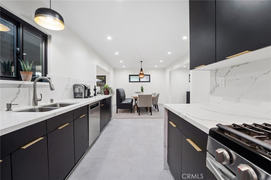 2428 Glyndon Avenue Property Photo 17