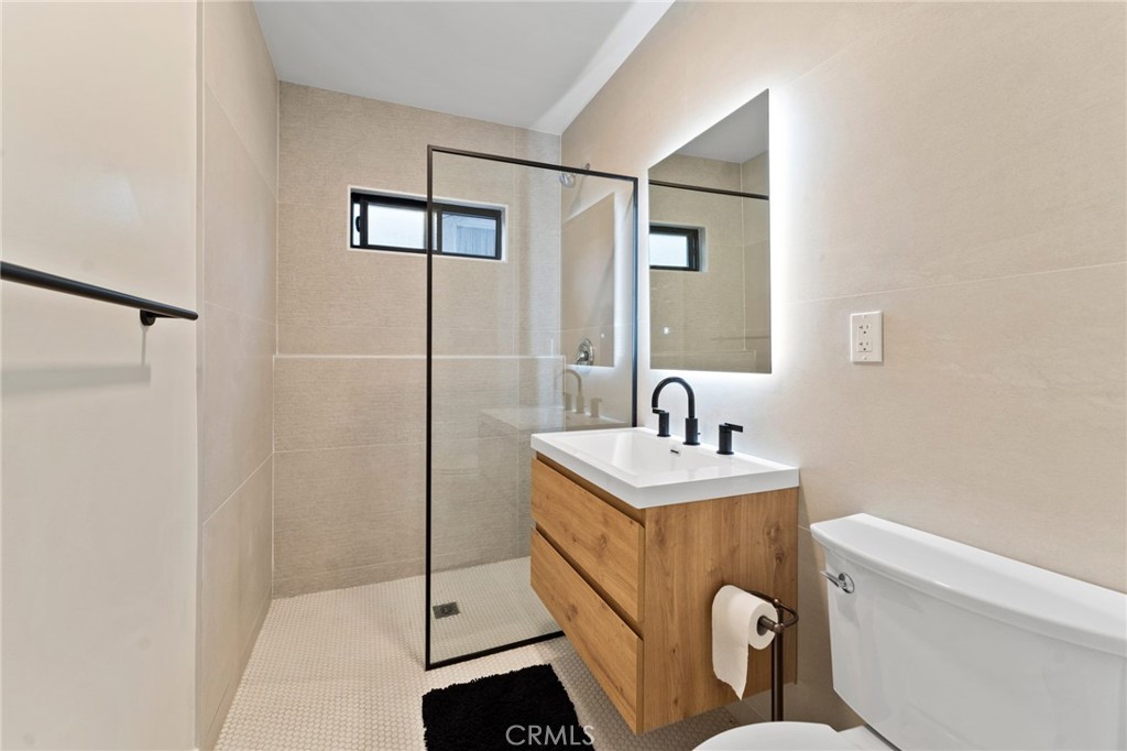 2428 Glyndon Avenue Property Photo 35