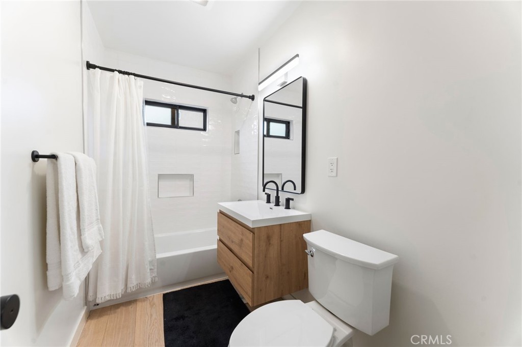 2428 Glyndon Avenue Property Photo 40