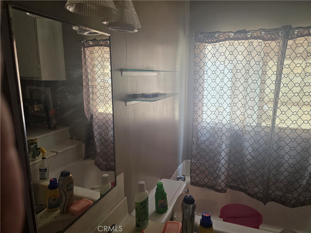 2881 N Golden Property Photo 9