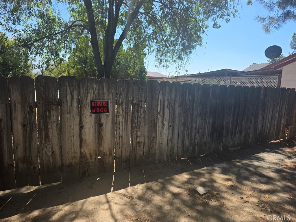 2881 N Golden Property Photo 24