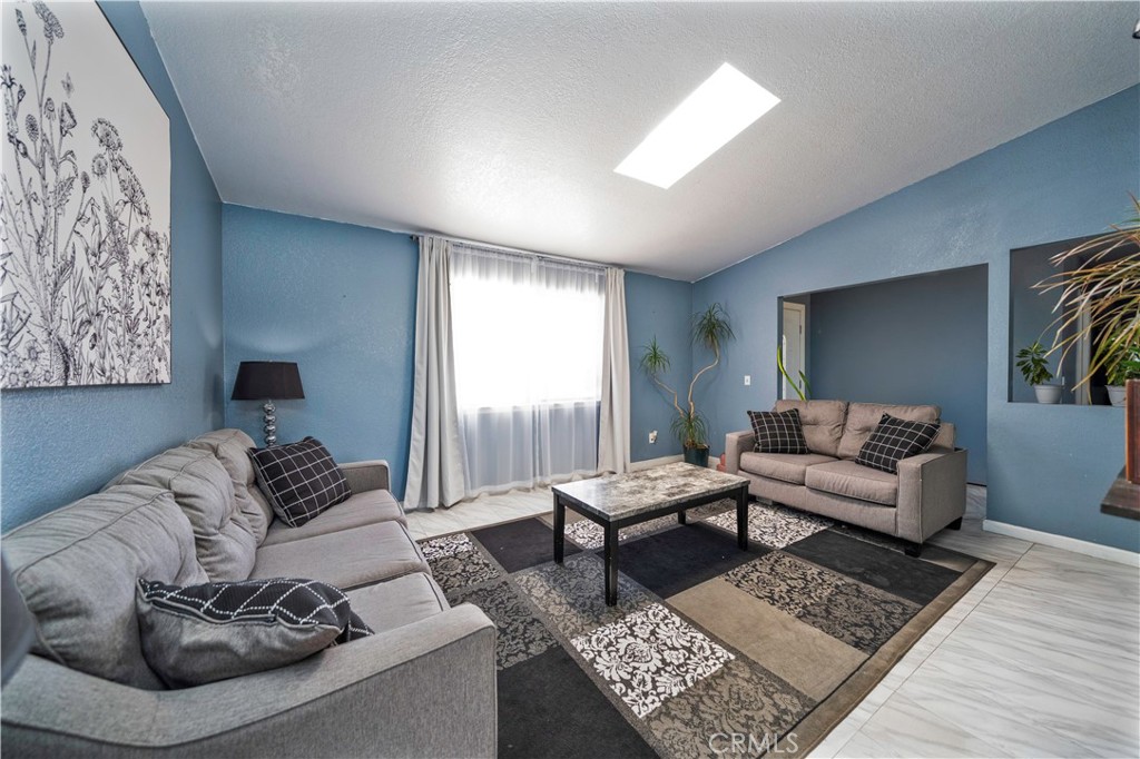 16634 Lemon Property Photo 3