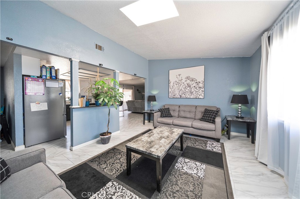 16634 Lemon Property Photo 4