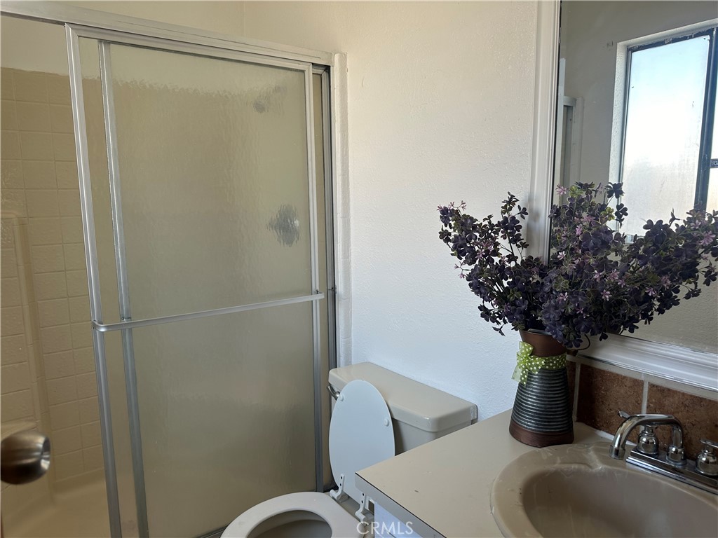 9888 Forest Ct Property Photo 4