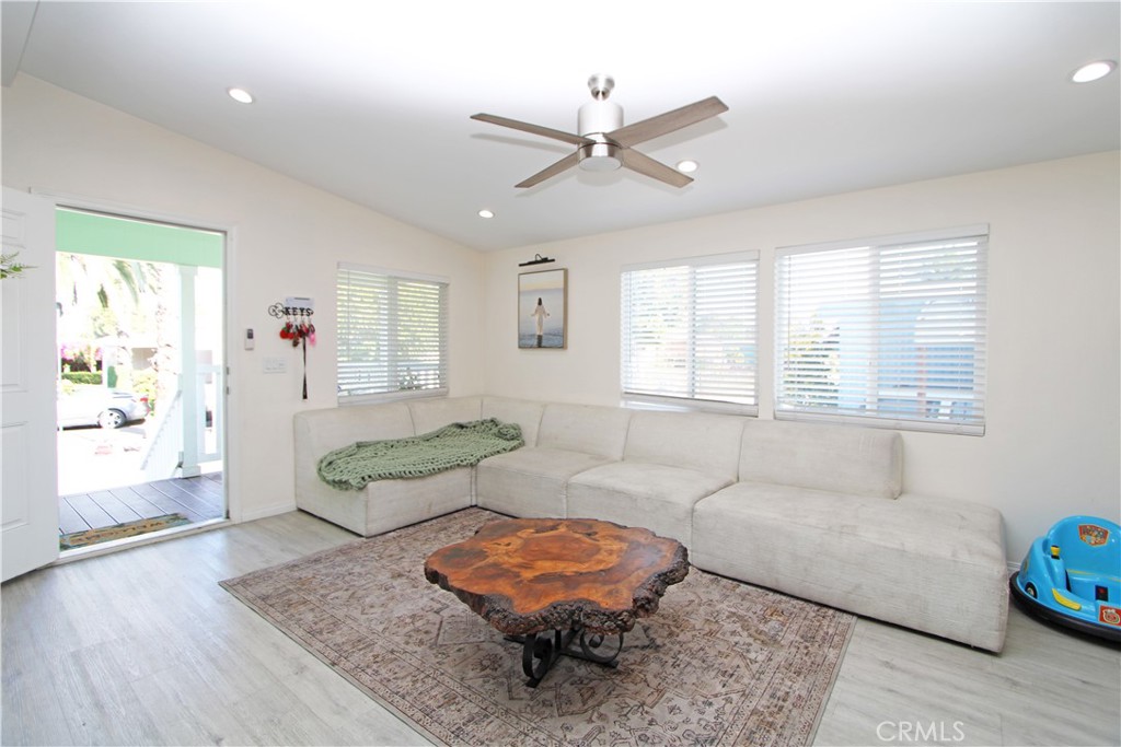 1461 W Mission Boulevard 106 Property Photo 4