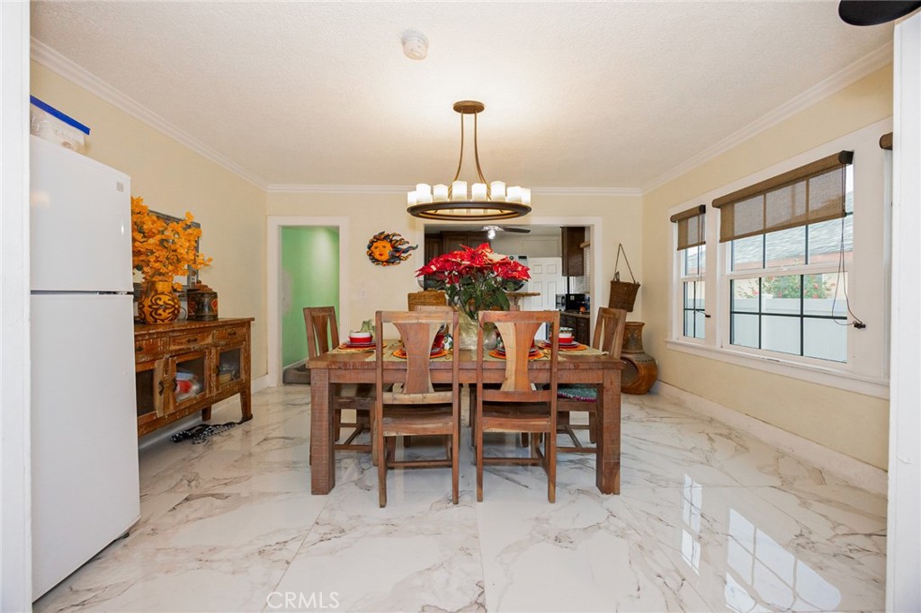 4019 S Van Ness Avenue Property Photo 10