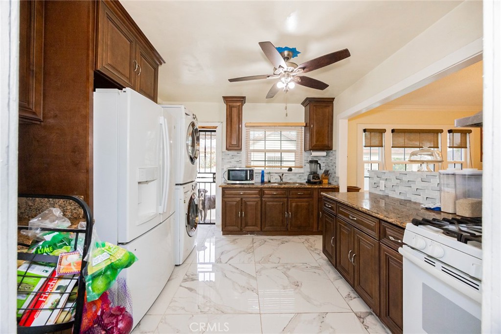4019 S Van Ness Avenue Property Photo 11