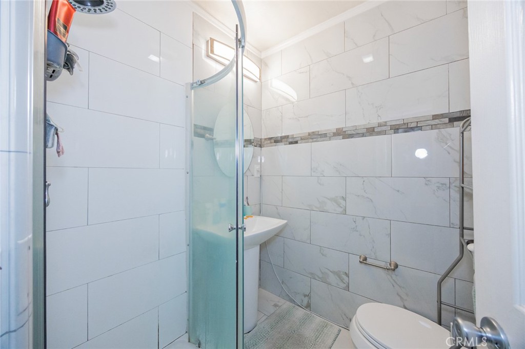 4019 S Van Ness Avenue Property Photo 17