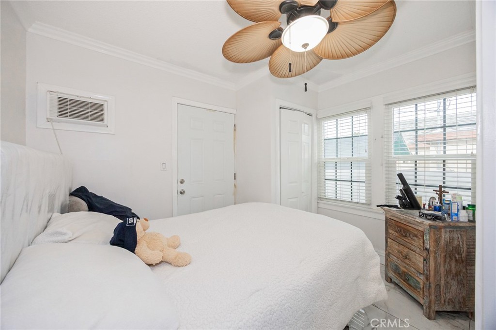 4019 S Van Ness Avenue Property Photo 18