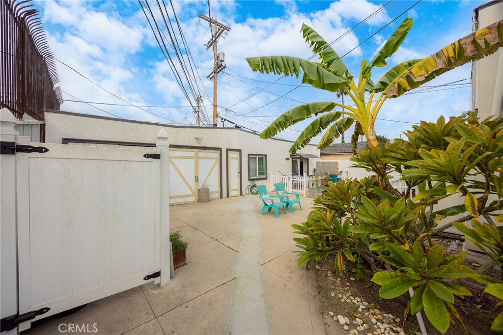 4019 S Van Ness Avenue Property Photo 22