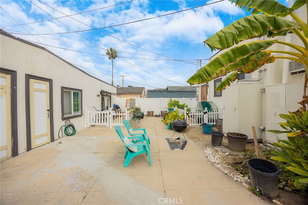 4019 S Van Ness Avenue Property Photo 23