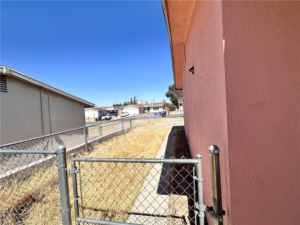 308 Ute Property Photo 29