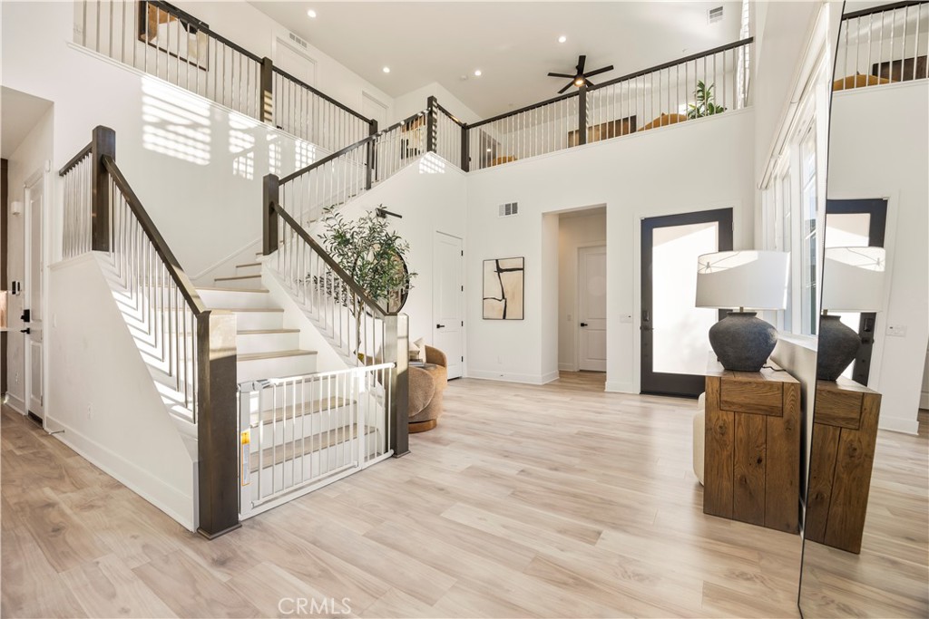 27762 Lens Property Photo 11