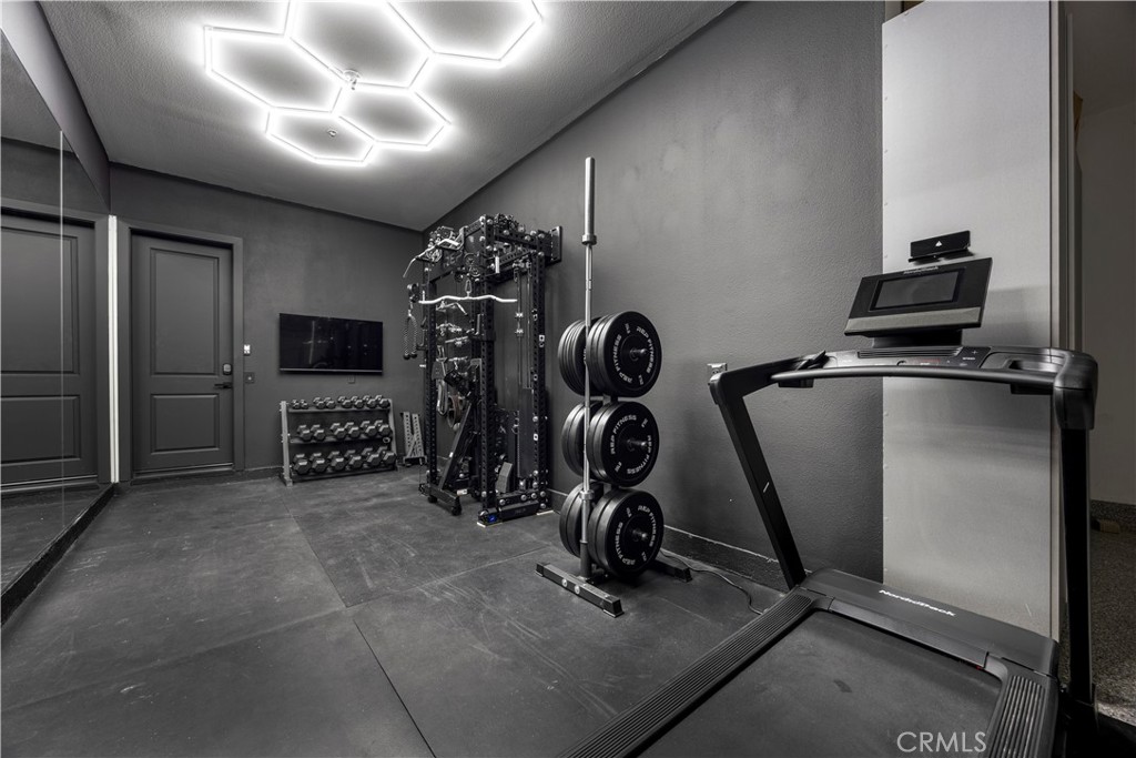 27762 Lens Property Photo 41