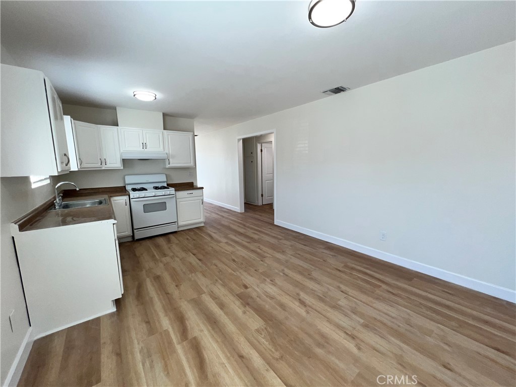 12948 Yorba Avenue A Property Photo 8