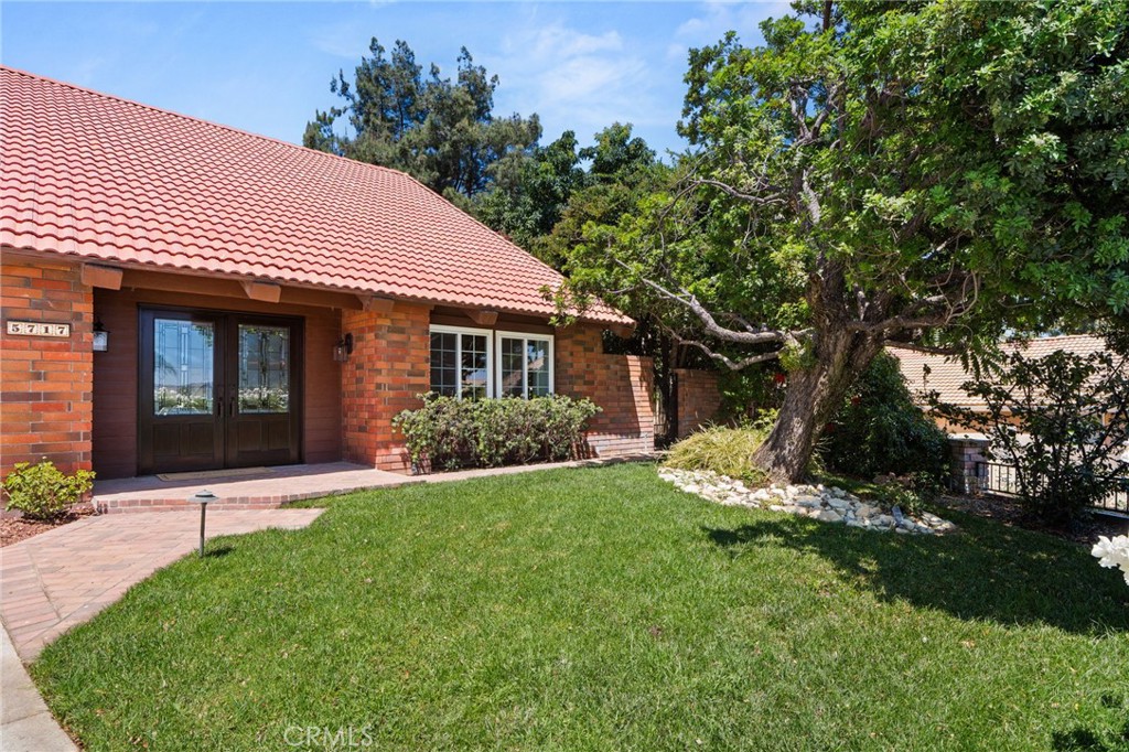 5717 Shire Court Property Photo 7