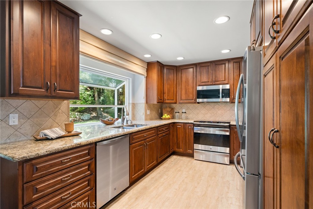 5717 Shire Court Property Photo 15