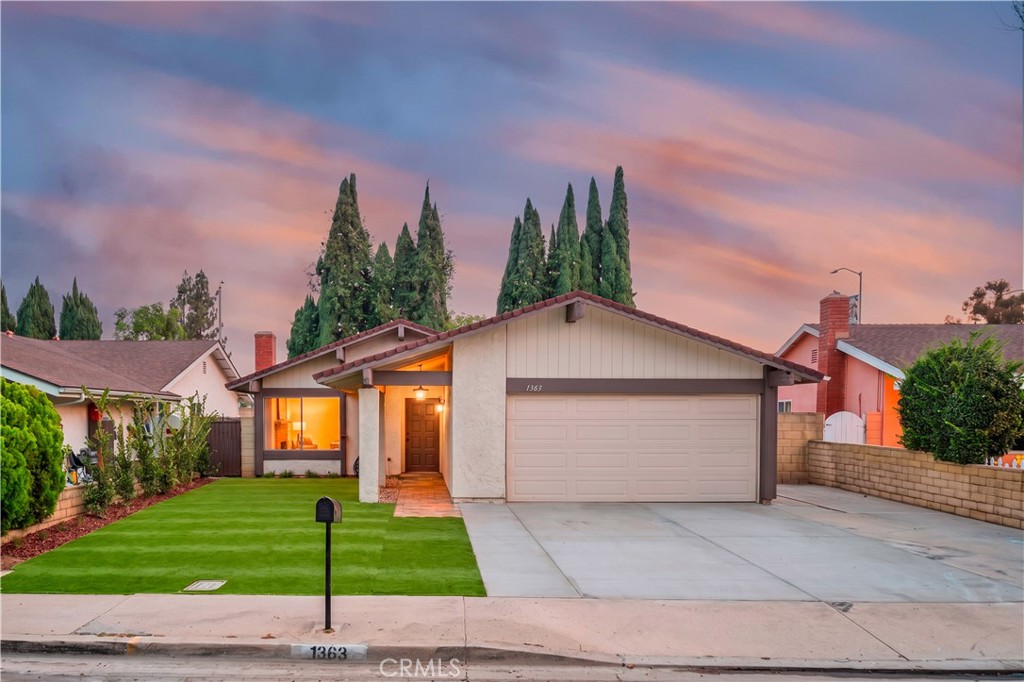 1363 Custoza Avenue Property Photo 1