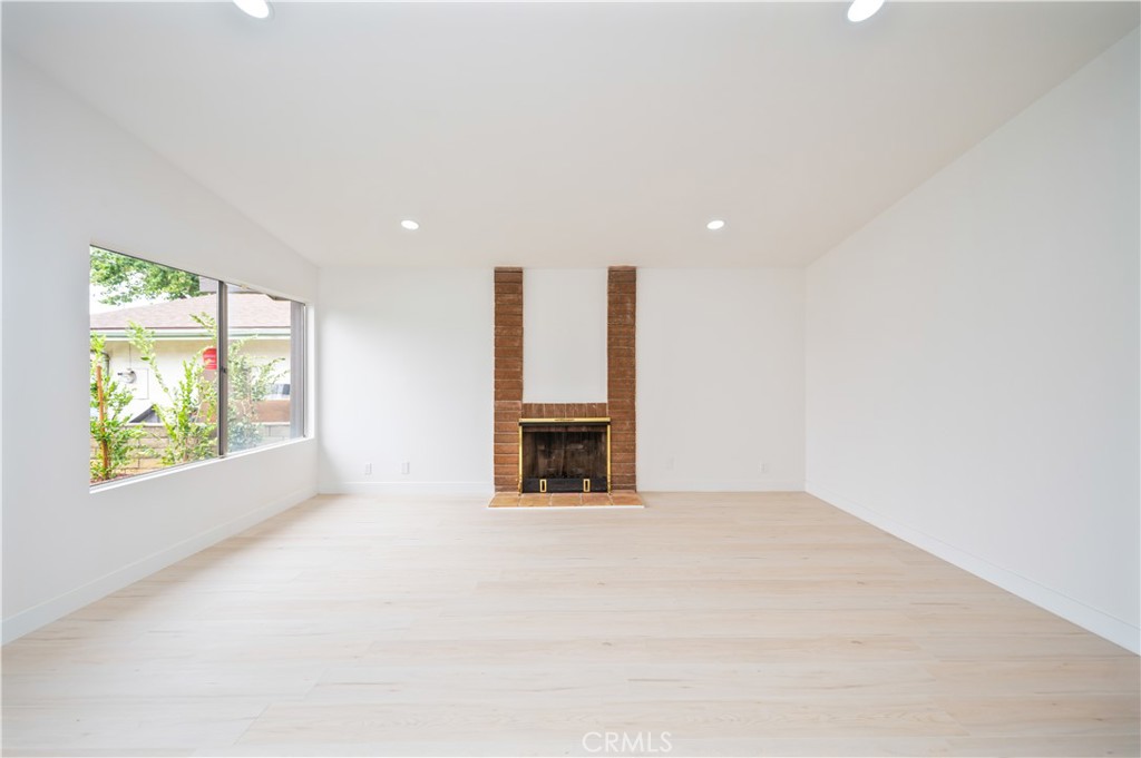 1363 Custoza Avenue Property Photo 4