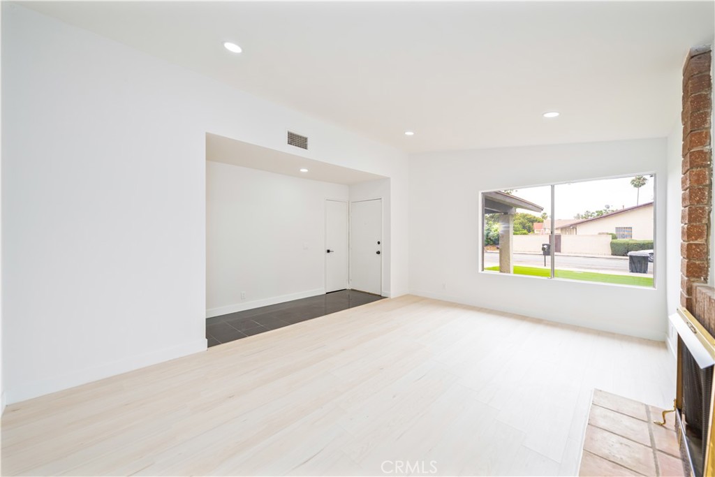 1363 Custoza Avenue Property Photo 6