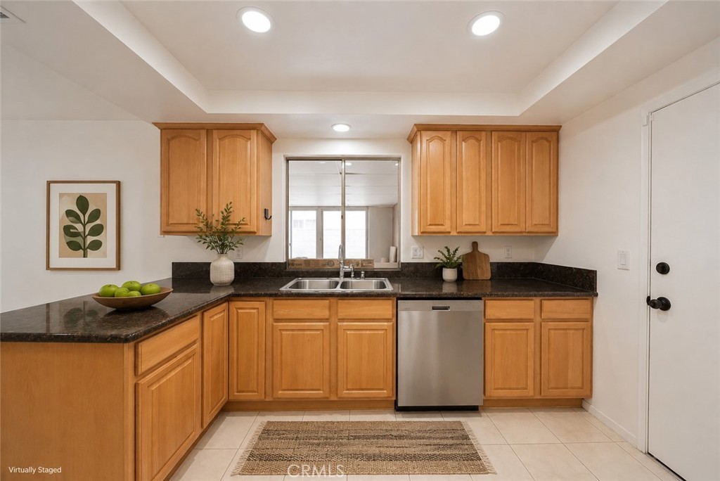 1363 Custoza Avenue Property Photo 8