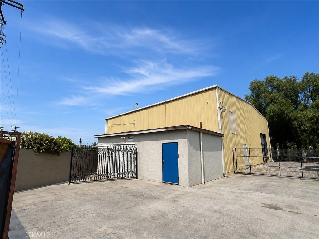 3260 Gilman Property Photo 3