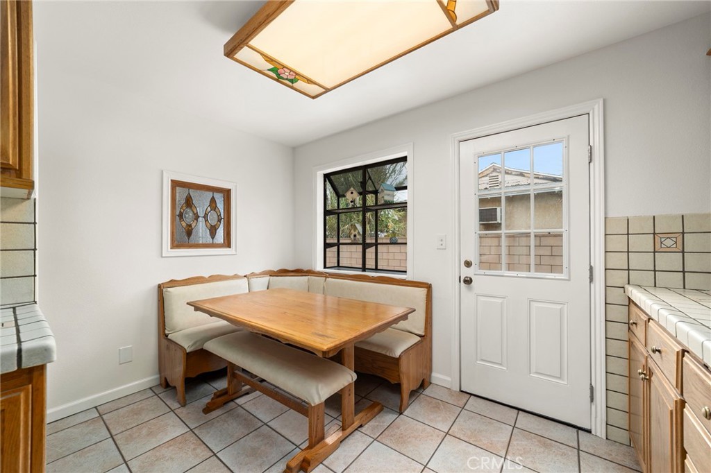 333 W Newburgh Street Property Photo 12
