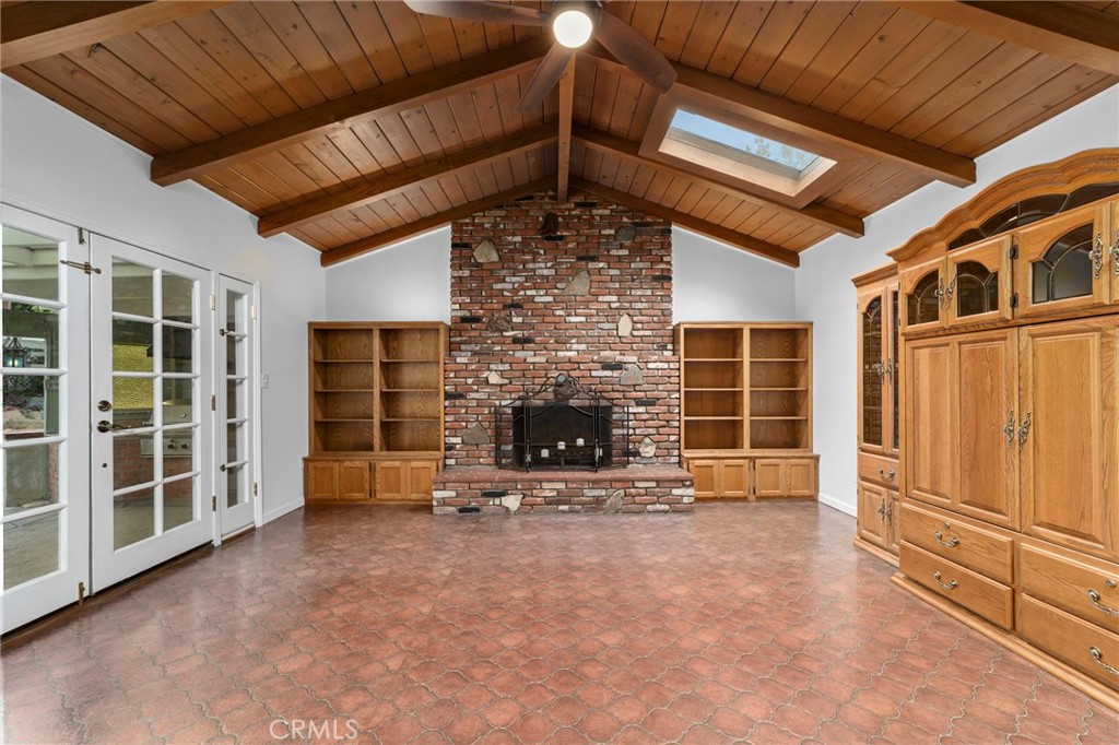 333 W Newburgh Street Property Photo 21
