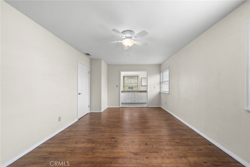 333 W Newburgh Street Property Photo 35