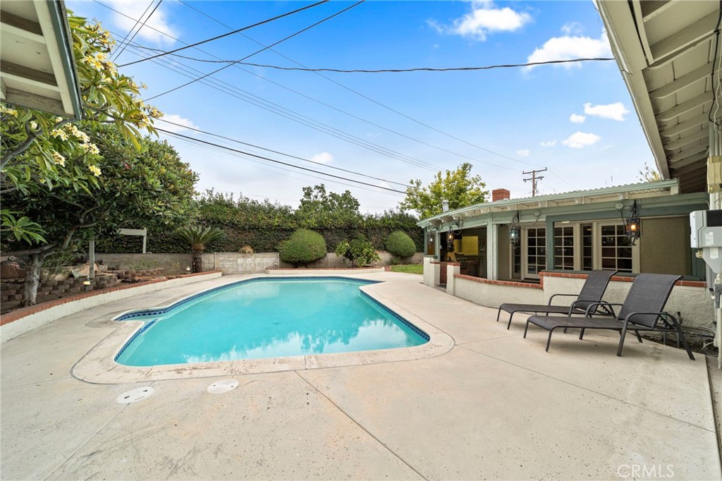 333 W Newburgh Street Property Photo 48
