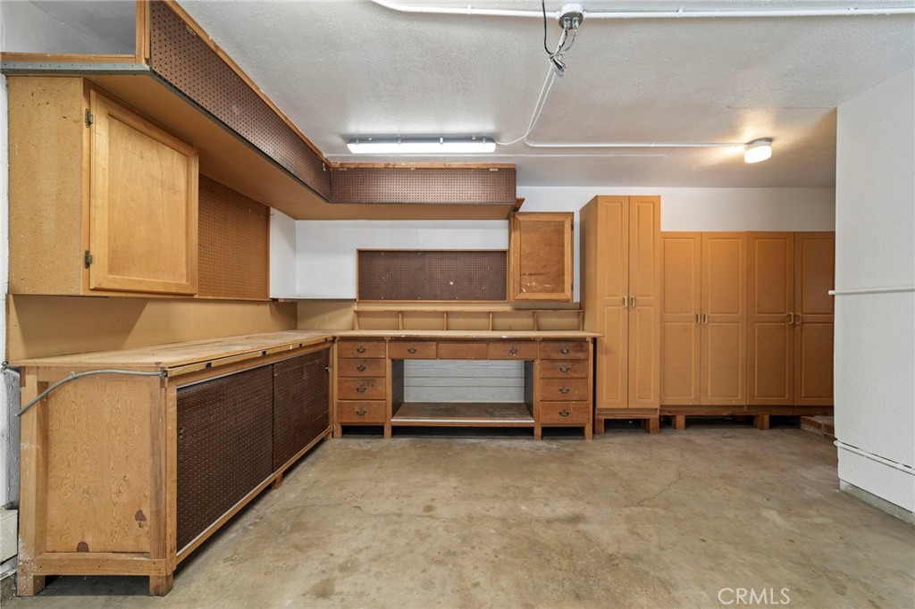 333 W Newburgh Street Property Photo 63