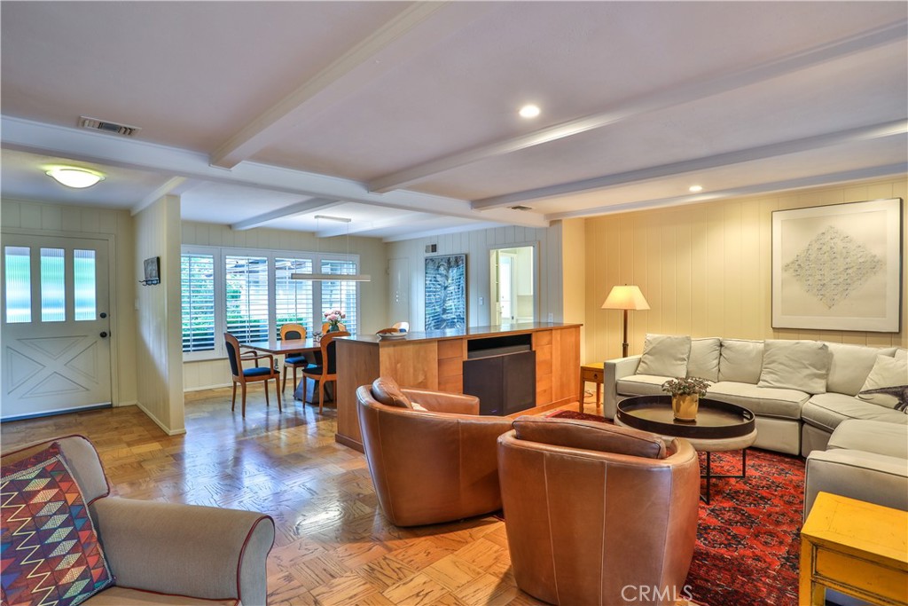 666 W 9th Street Property Photo 3