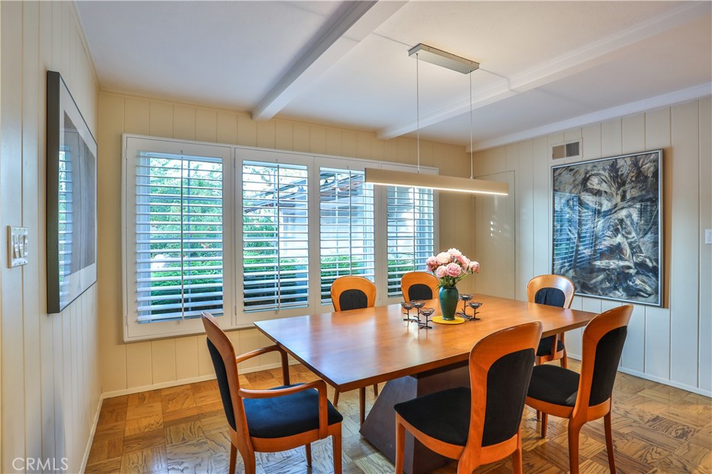 666 W 9th Street Property Photo 8