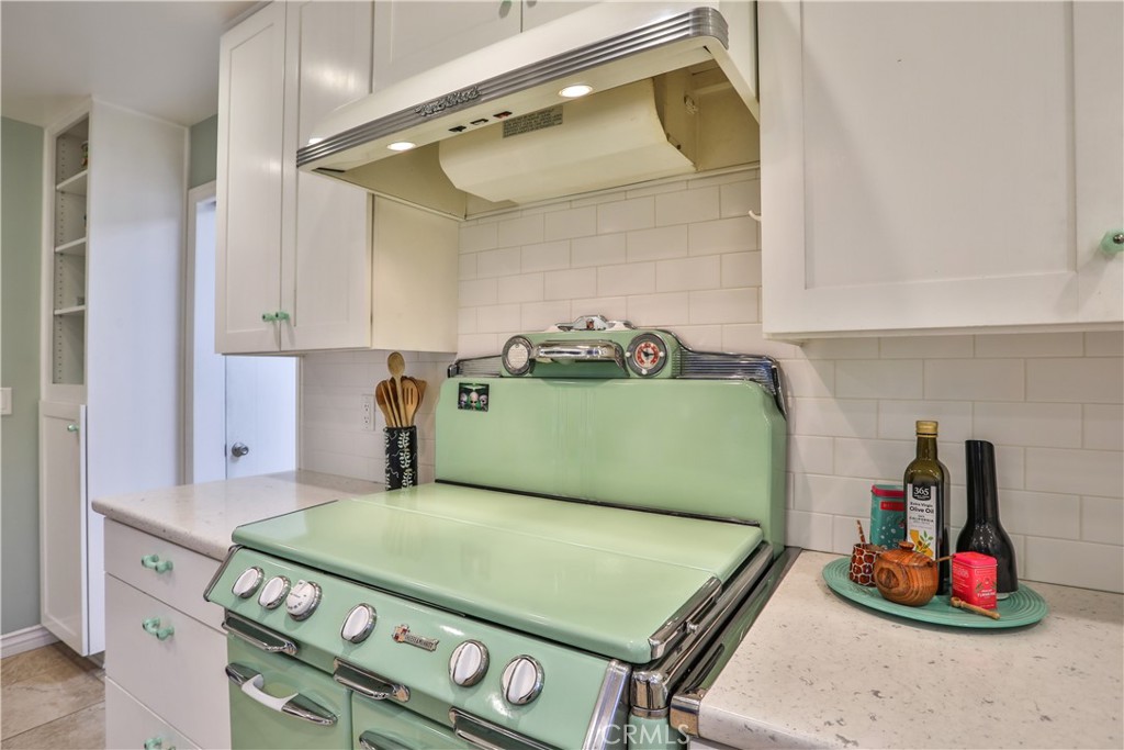 666 W 9th Street Property Photo 14