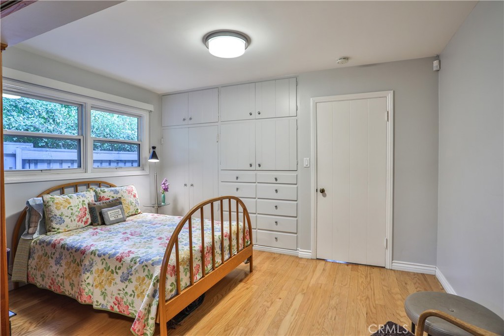 666 W 9th Street Property Photo 31