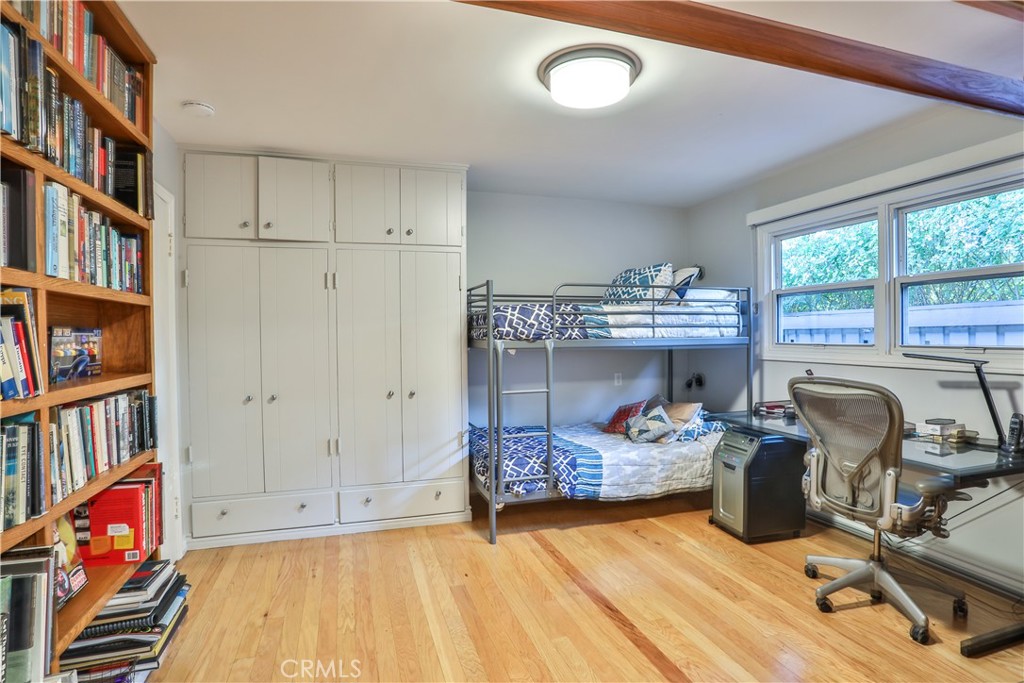 666 W 9th Street Property Photo 32