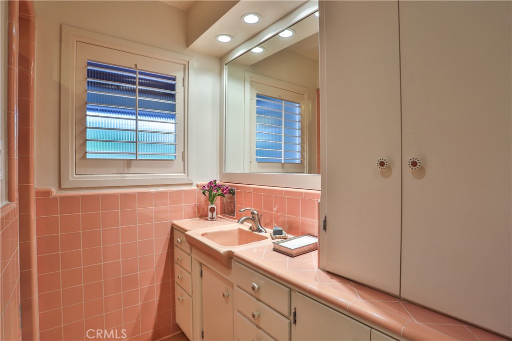 666 W 9th Street Property Photo 35