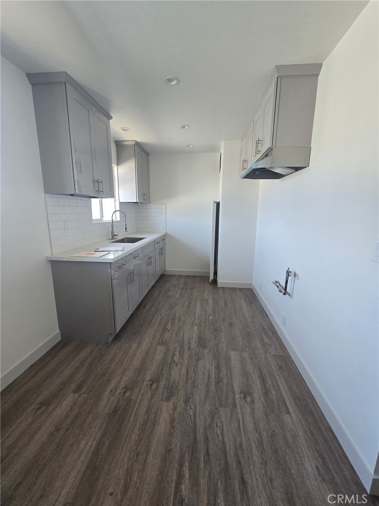 422 Devener Street C Property Photo 1
